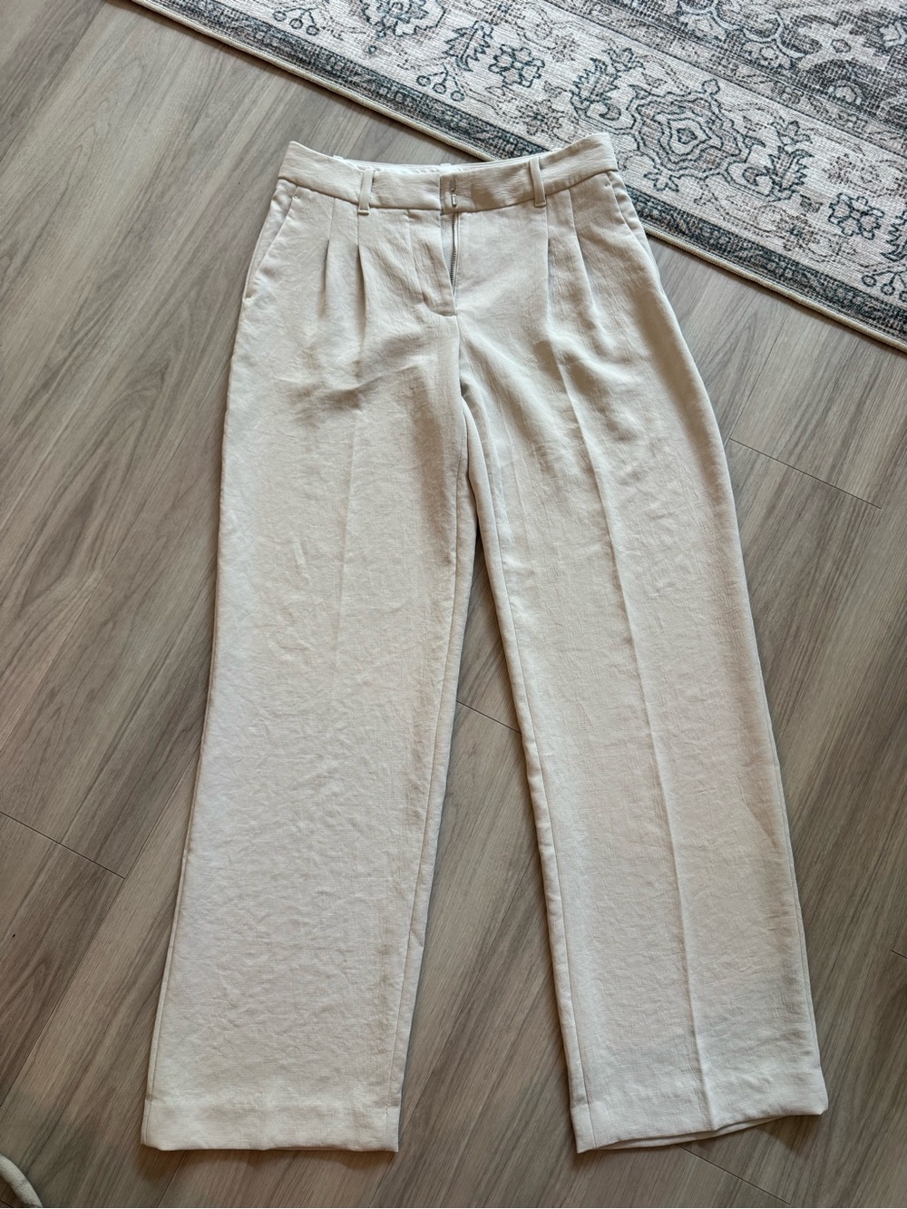 Aritzia low rise effortless pant